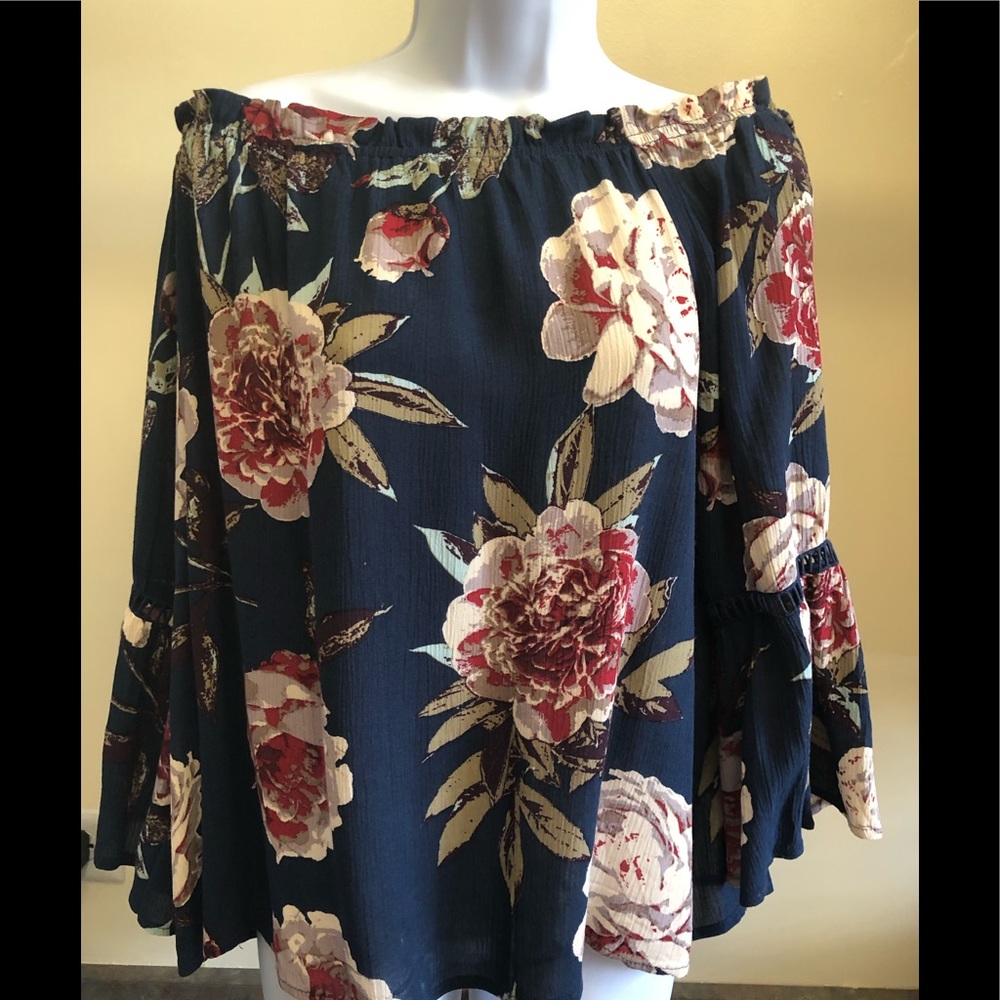 Evereve Allison Joy OTS floral top